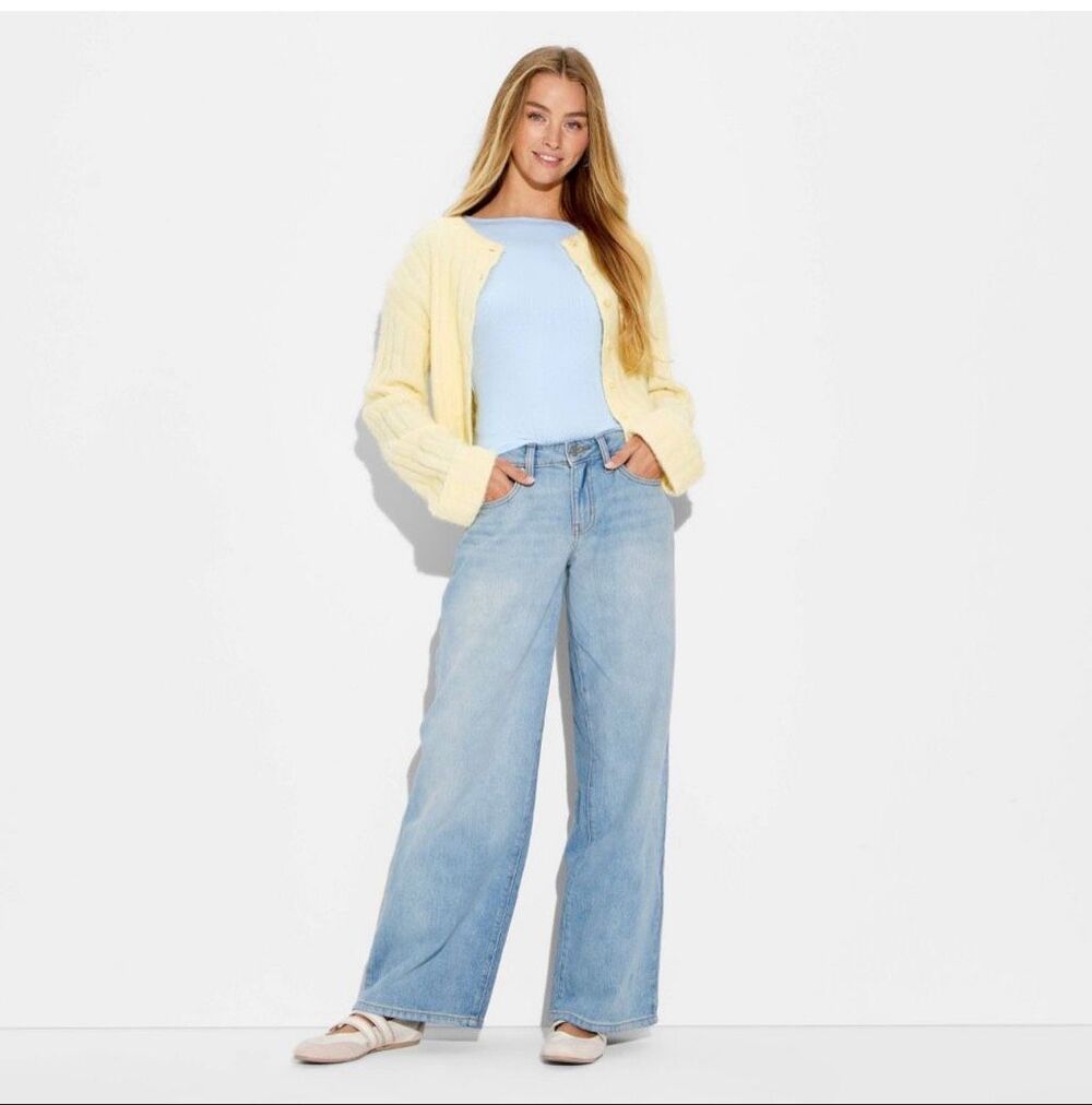 Wild Fable Light Wash Low Rise Baggy Jeans Size 4 New